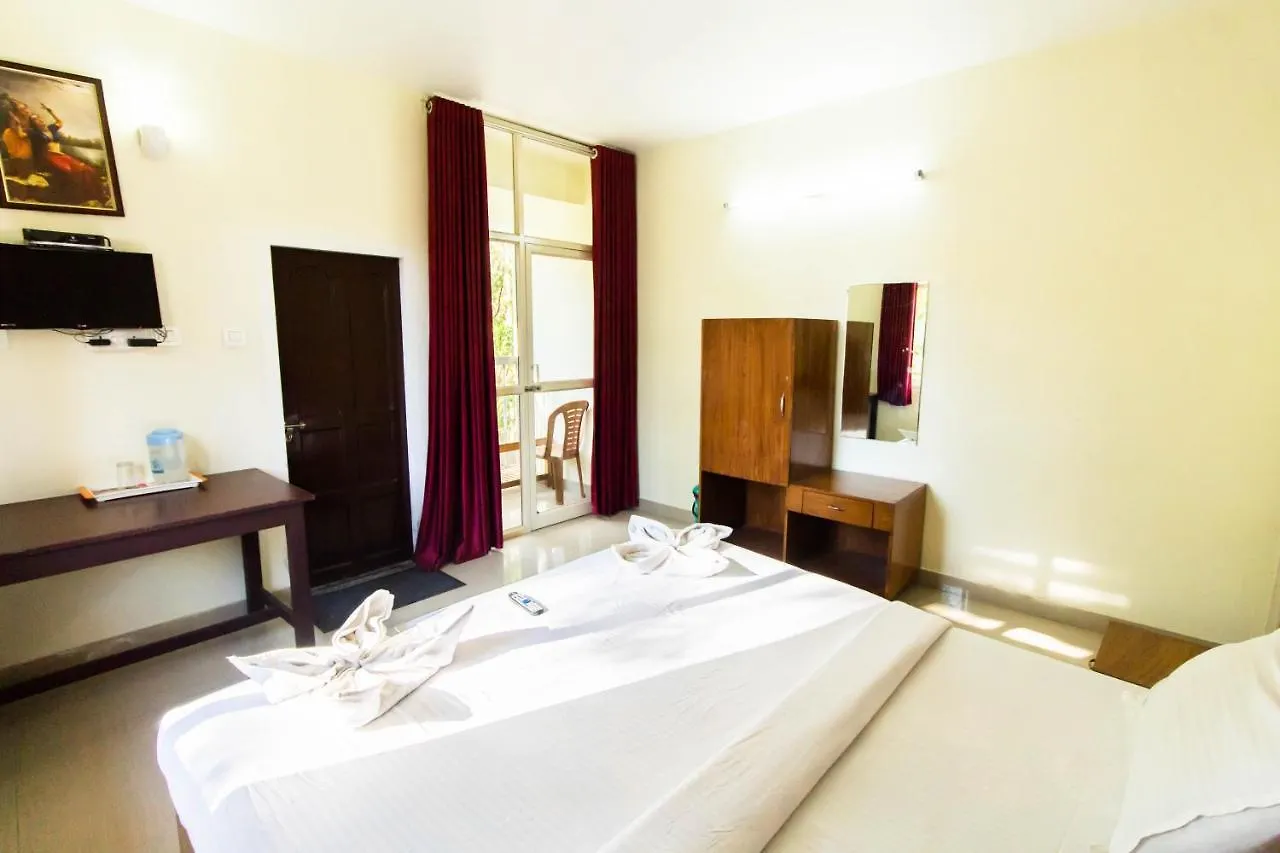 Eden Holidays Ev Munnar 3*,